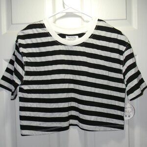 Jolie & Joy Cropped Tee Black and Gray Stripes Juniors Sz M NWT